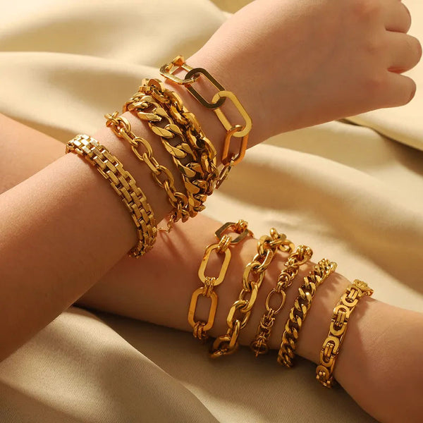 Reriti Jumbo Paper Clip Bracelet - Gold