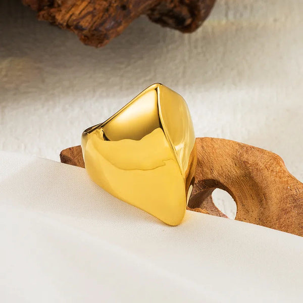 Reriti Oversized Cocktail Ring - Gold - Size 7